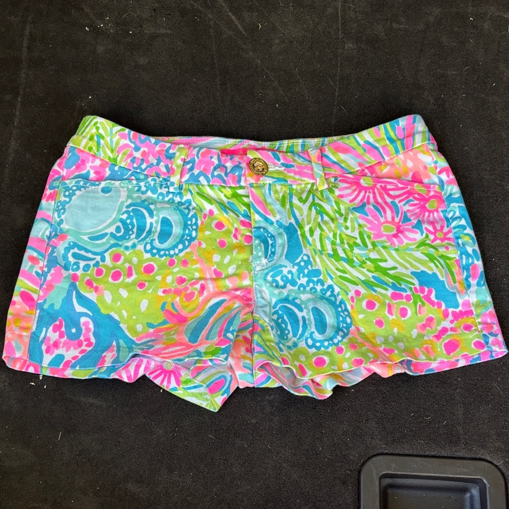 Lilly Pulitzer Vibrant Tropical Print Shorts